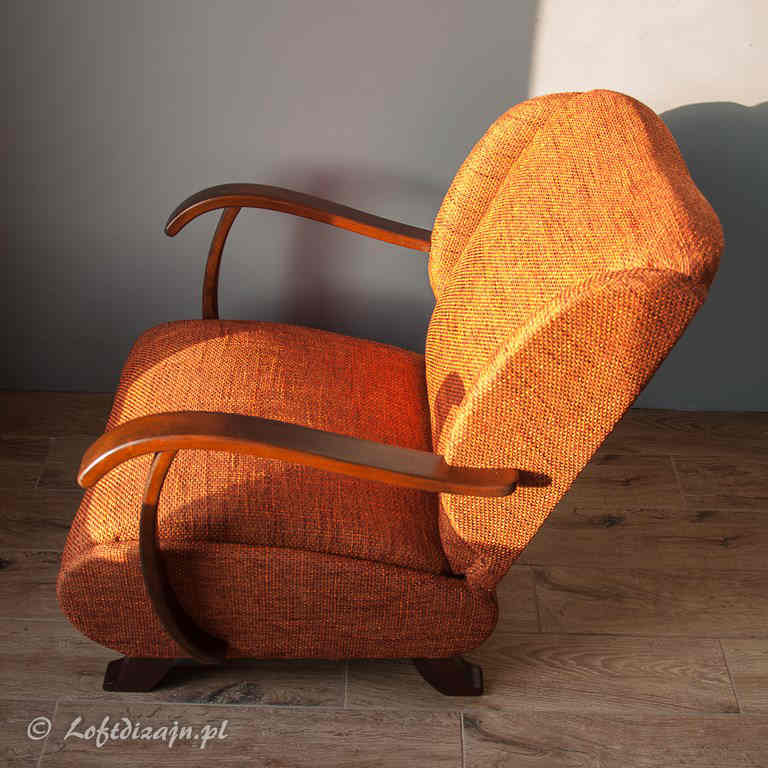 Fotel Uszak pomarańczowy po renowacji