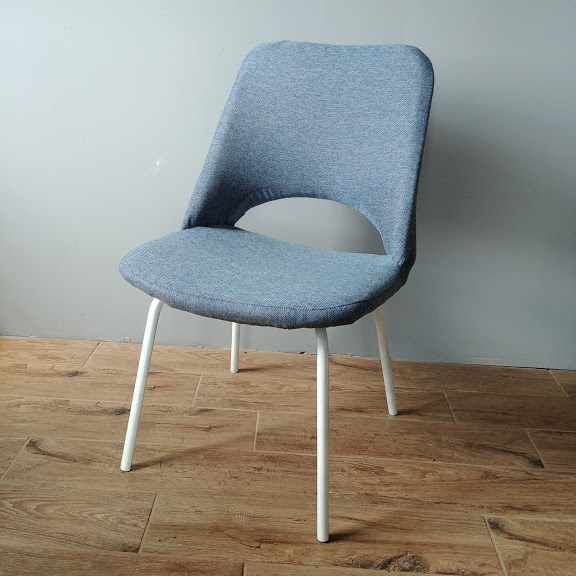 niebieskie krzesła do salonu meblomet