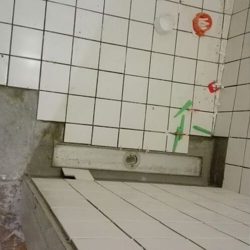 Remont łazienki w kamienicy kabina prysznicowa